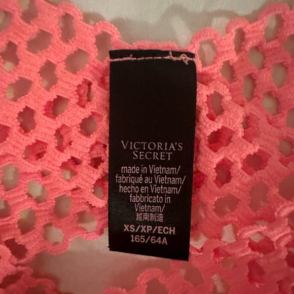 Victoria’s Secret Set of 3 Lacy Thongs - XS (Brand New) - Picture 3 of 10